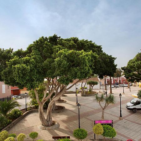 Casa Plaza San Nicolas De Bari Сардина Экстерьер фото